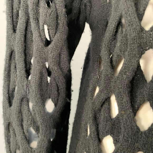 OSCAR DE LA RENTA Size M Black Cut Out Cable Knit Sweater - Picture 5 of 7